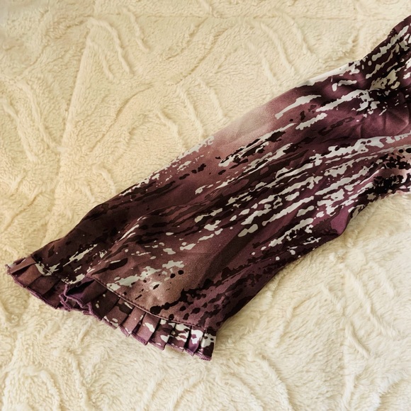 BCBG Abstract Blouse - Picture 2 of 7